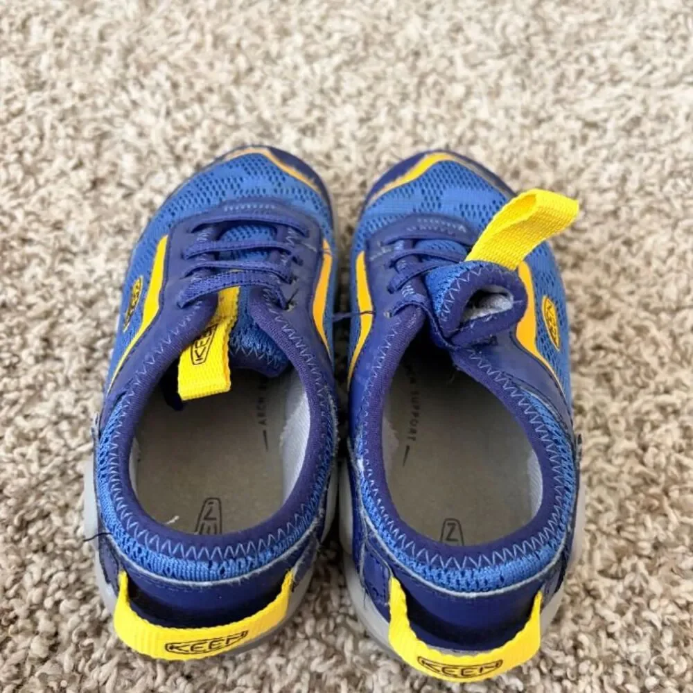Size 11 / Toddler Boy KEEN Sneakers